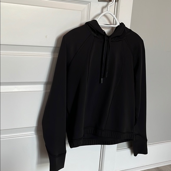 Lululemon short hoodie - Picture 2 of 4